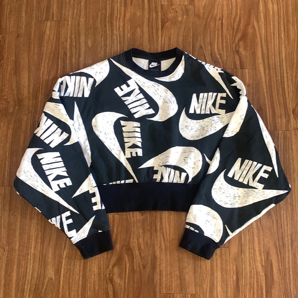 Nike Oversized Long sleeve Shirt